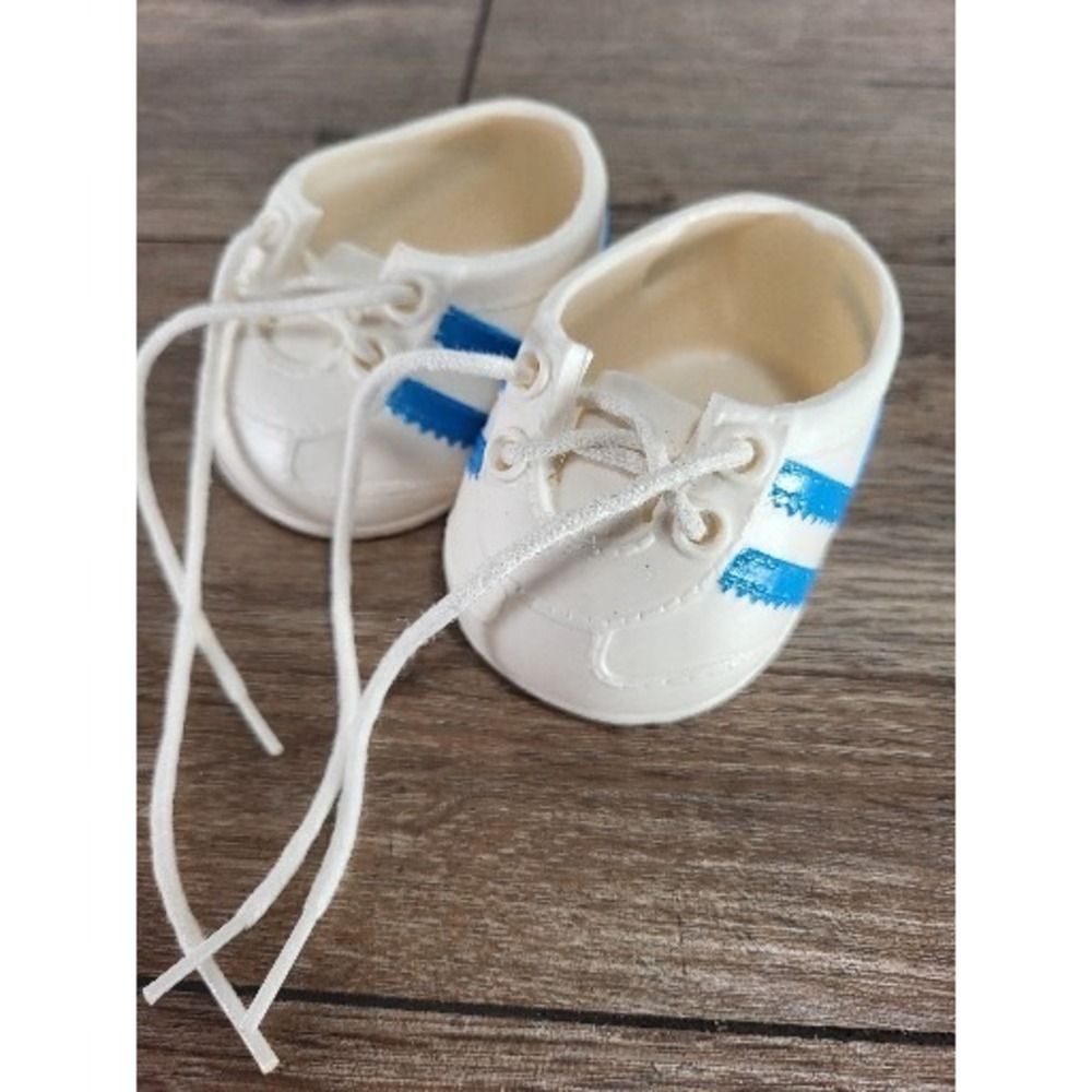 Vintage Gata Box 1984 Doll Sneakers White Blue Stripe